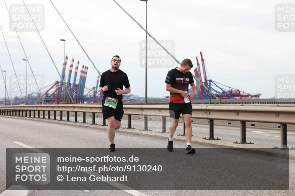 03.10.2025 - Köhlbrandbrückenlauf Lena Gebhardt http://msf.ph/oto/9130240 03.10.2025 16:05:36 Position 2 8432, 70, 3 meine-sportfotos.de