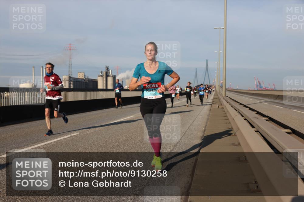 03.10.2025 - Köhlbrandbrückenlauf Lena Gebhardt http://msf.ph/oto/9130258 03.10.2025 09:49:24 Position 2 12, 1626 meine-sportfotos.de