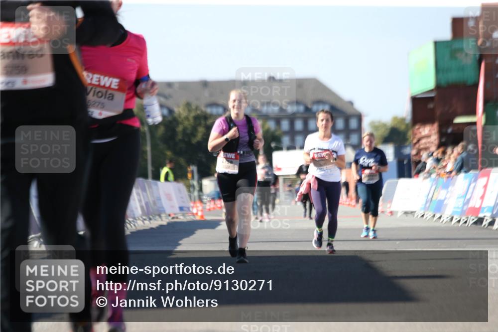03.10.2025 - Köhlbrandbrückenlauf Jannik Wohlers http://msf.ph/oto/9130271 03.10.2025 13:46:48 Ziel 5275, 5372, 5388, 5759 meine-sportfotos.de