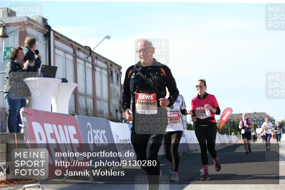 03.10.2025 - Köhlbrandbrückenlauf Jannik Wohlers http://msf.ph/oto/9130280 03.10.2025 13:46:49 Ziel 5275, 5372, 5388, 5759 meine-sportfotos.de