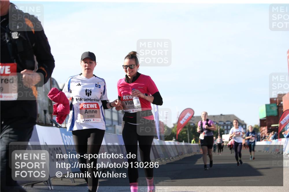 03.10.2025 - Köhlbrandbrückenlauf Jannik Wohlers http://msf.ph/oto/9130286 03.10.2025 13:46:50 Ziel 5275, 5295, 5372, 5388, 5759 meine-sportfotos.de