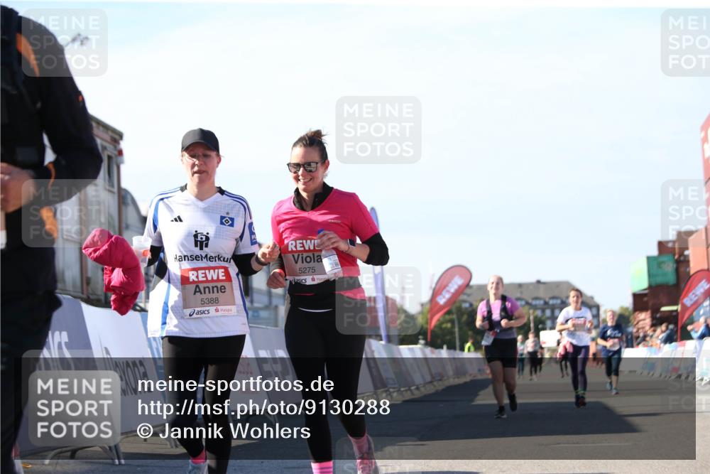 03.10.2025 - Köhlbrandbrückenlauf Jannik Wohlers http://msf.ph/oto/9130288 03.10.2025 13:46:50 Ziel 5275, 5295, 5372, 5388, 5759 meine-sportfotos.de