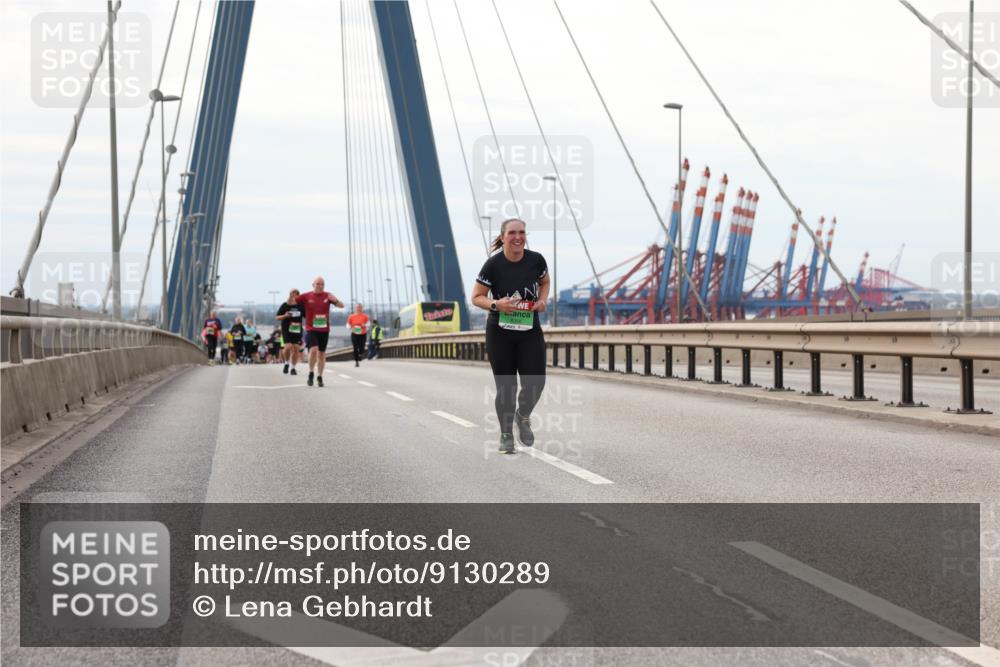 03.10.2025 - Köhlbrandbrückenlauf Lena Gebhardt http://msf.ph/oto/9130289 03.10.2025 16:05:44 Position 2  meine-sportfotos.de