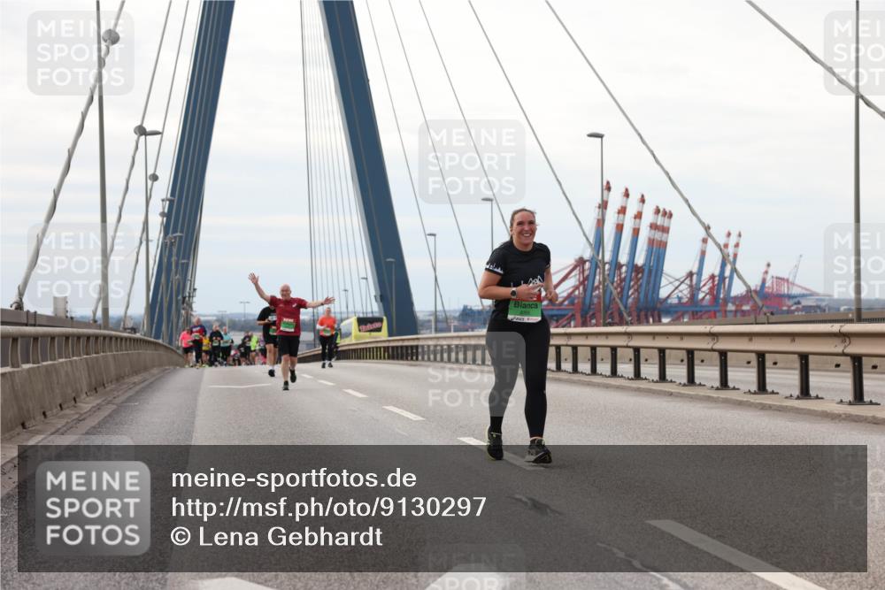 03.10.2025 - Köhlbrandbrückenlauf Lena Gebhardt http://msf.ph/oto/9130297 03.10.2025 16:05:45 Position 2  meine-sportfotos.de
