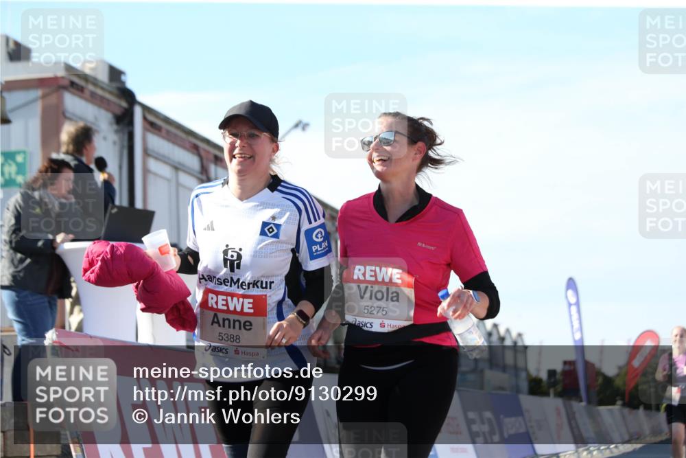 03.10.2025 - Köhlbrandbrückenlauf Jannik Wohlers http://msf.ph/oto/9130299 03.10.2025 13:46:51 Ziel 5275, 5295, 5372, 5388, 5759 meine-sportfotos.de