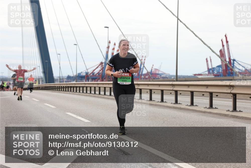 03.10.2025 - Köhlbrandbrückenlauf Lena Gebhardt http://msf.ph/oto/9130312 03.10.2025 16:05:46 Position 2 8366 meine-sportfotos.de