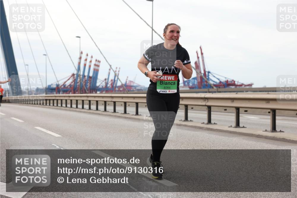 03.10.2025 - Köhlbrandbrückenlauf Lena Gebhardt http://msf.ph/oto/9130316 03.10.2025 16:05:47 Position 2 8366 meine-sportfotos.de
