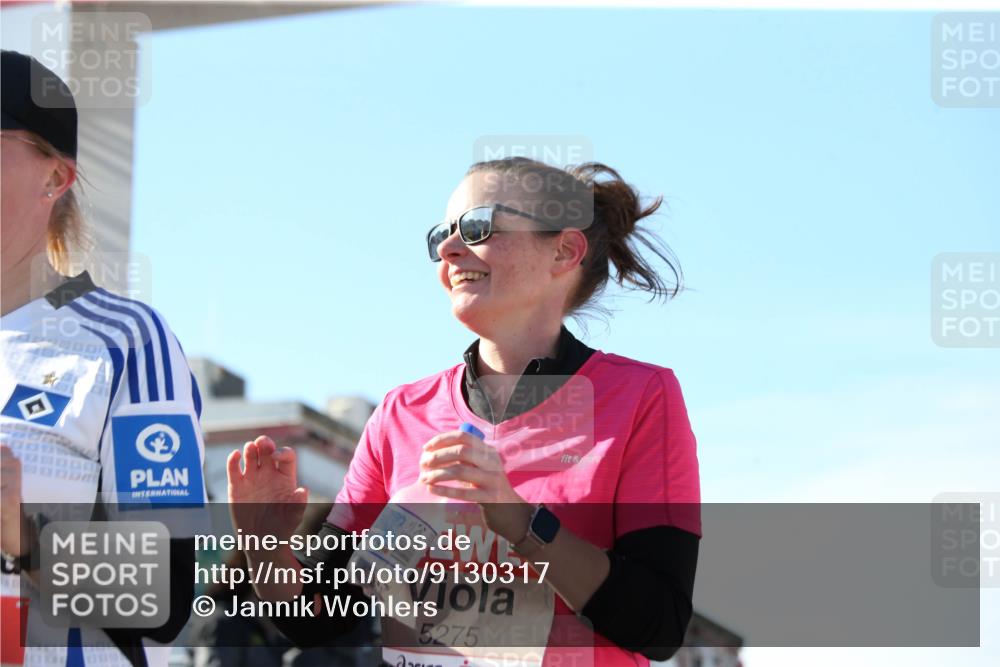 03.10.2025 - Köhlbrandbrückenlauf Jannik Wohlers http://msf.ph/oto/9130317 03.10.2025 13:46:52 Ziel 5275, 5295, 5372, 5388, 5759 meine-sportfotos.de