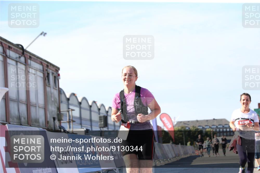 03.10.2025 - Köhlbrandbrückenlauf Jannik Wohlers http://msf.ph/oto/9130344 03.10.2025 13:46:55 Ziel 5275, 5295, 5372, 5388, 5759, 6558 meine-sportfotos.de