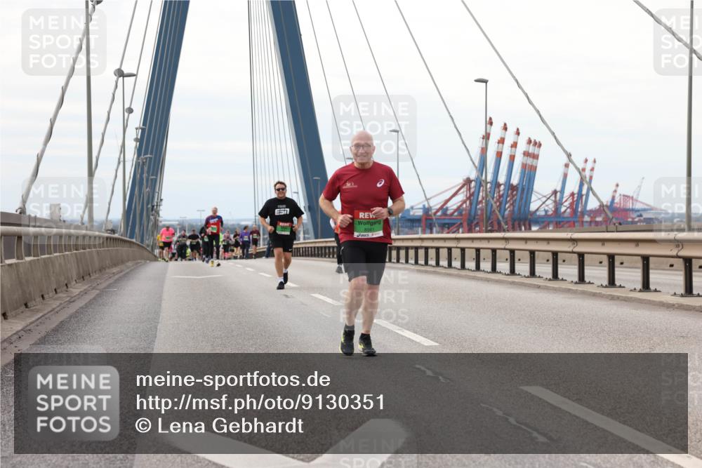 03.10.2025 - Köhlbrandbrückenlauf Lena Gebhardt http://msf.ph/oto/9130351 03.10.2025 16:05:51 Position 2 7, 8561 meine-sportfotos.de