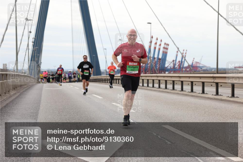 03.10.2025 - Köhlbrandbrückenlauf Lena Gebhardt http://msf.ph/oto/9130360 03.10.2025 16:05:52 Position 2 8561 meine-sportfotos.de