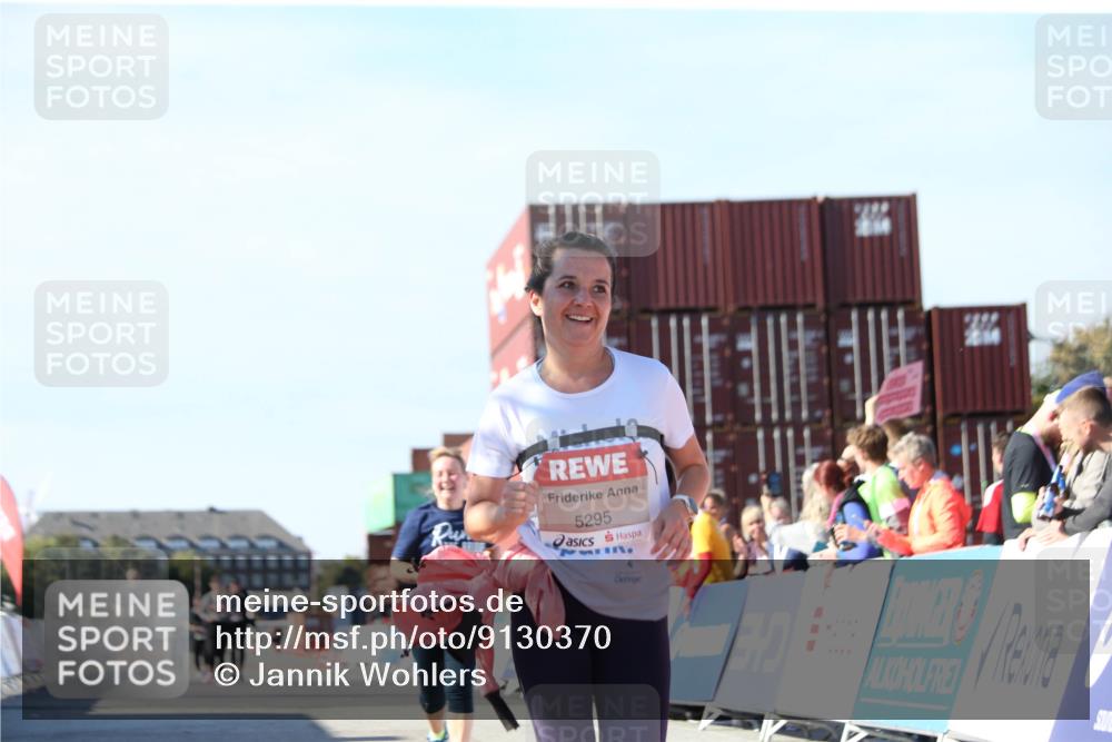 03.10.2025 - Köhlbrandbrückenlauf Jannik Wohlers http://msf.ph/oto/9130370 03.10.2025 13:46:57 Ziel 5275, 5295, 5372, 5388, 5759, 6558 meine-sportfotos.de
