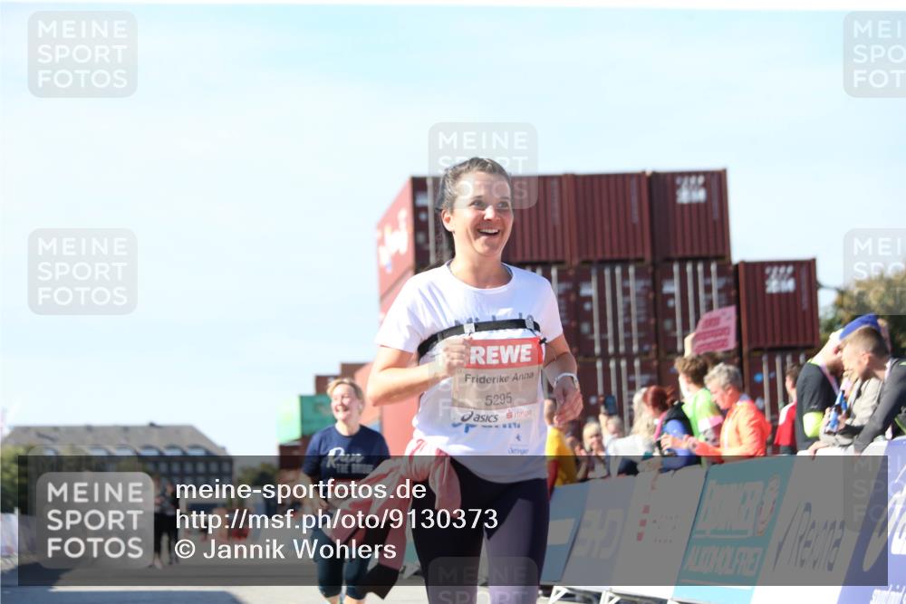 03.10.2025 - Köhlbrandbrückenlauf Jannik Wohlers http://msf.ph/oto/9130373 03.10.2025 13:46:57 Ziel 5275, 5295, 5372, 5388, 5759, 6558 meine-sportfotos.de