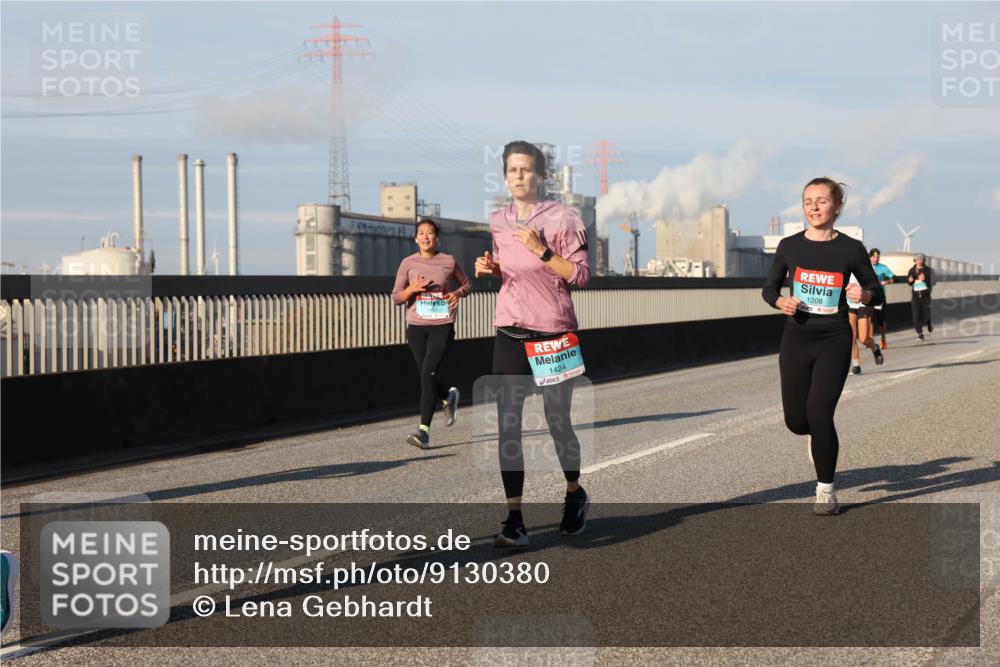 03.10.2025 - Köhlbrandbrückenlauf Lena Gebhardt http://msf.ph/oto/9130380 03.10.2025 09:49:28 Position 2 1424, 1208 meine-sportfotos.de