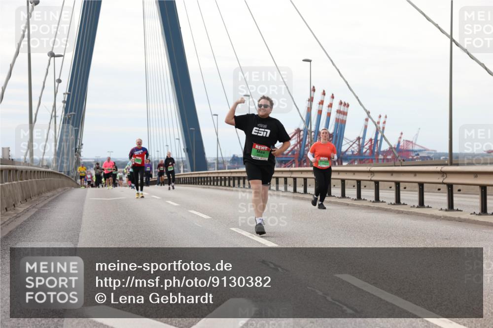 03.10.2025 - Köhlbrandbrückenlauf Lena Gebhardt http://msf.ph/oto/9130382 03.10.2025 16:05:55 Position 2 7 meine-sportfotos.de