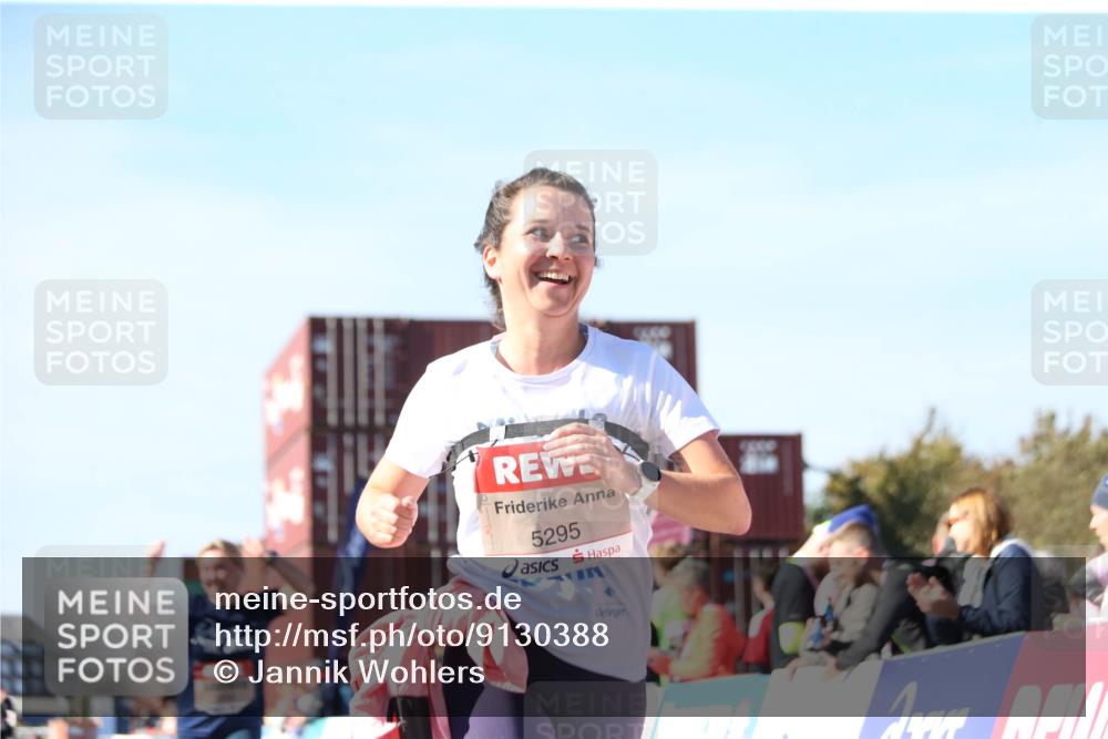 03.10.2025 - Köhlbrandbrückenlauf Jannik Wohlers http://msf.ph/oto/9130388 03.10.2025 13:46:57 Ziel 5275, 5295, 5372, 5388, 5759, 6558 meine-sportfotos.de