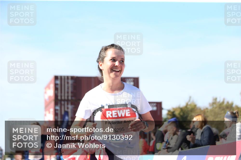 03.10.2025 - Köhlbrandbrückenlauf Jannik Wohlers http://msf.ph/oto/9130392 03.10.2025 13:46:57 Ziel 5275, 5295, 5372, 5388, 5759, 6558 meine-sportfotos.de