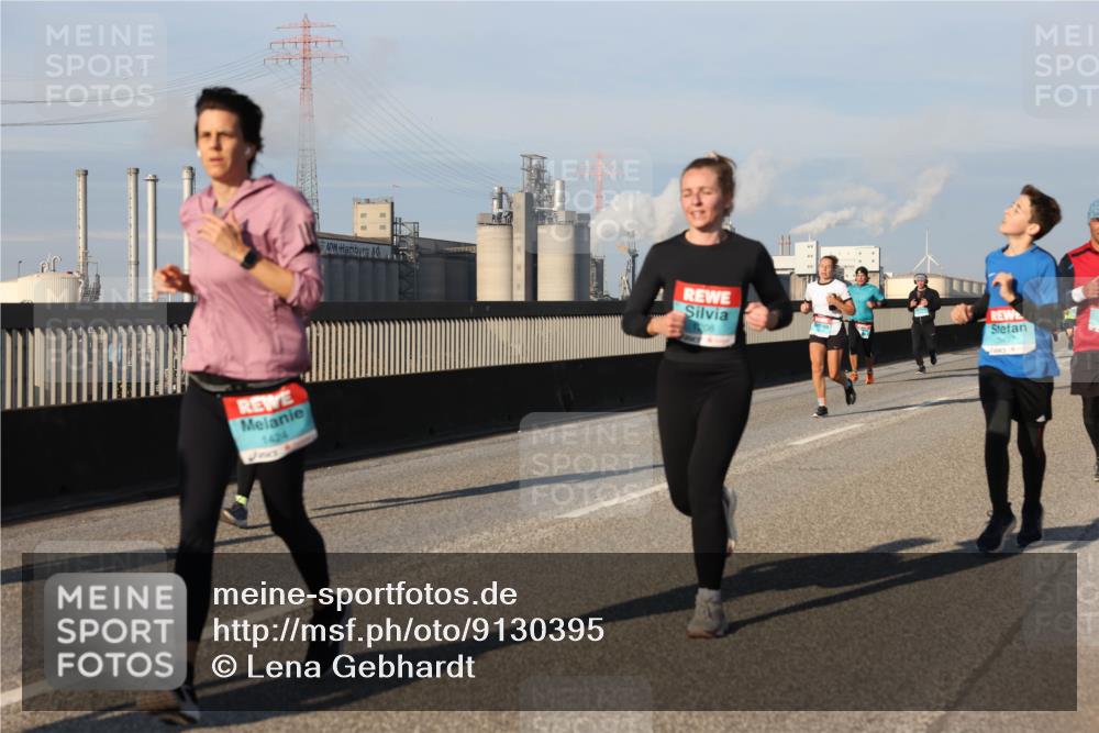 03.10.2025 - Köhlbrandbrückenlauf Lena Gebhardt http://msf.ph/oto/9130395 03.10.2025 09:49:29 Position 2 1424, 08 meine-sportfotos.de