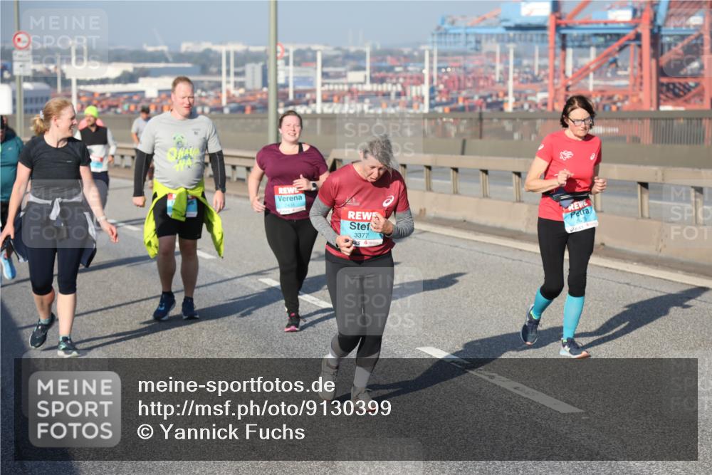 03.10.2025 - Köhlbrandbrückenlauf Yannick Fuchs http://msf.ph/oto/9130399 03.10.2025 09:02:52 Position 2 2438, 3377, 2575 meine-sportfotos.de