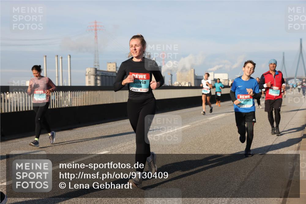 03.10.2025 - Köhlbrandbrückenlauf Lena Gebhardt http://msf.ph/oto/9130409 03.10.2025 09:49:29 Position 2 1208, 2497 meine-sportfotos.de