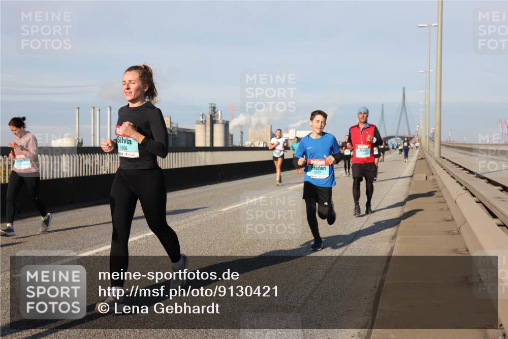 03.10.2025 - Köhlbrandbrückenlauf Lena Gebhardt http://msf.ph/oto/9130421 03.10.2025 09:49:30 Position 2 1208, 3497 meine-sportfotos.de
