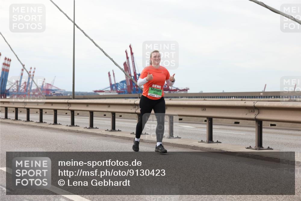 03.10.2025 - Köhlbrandbrückenlauf Lena Gebhardt http://msf.ph/oto/9130423 03.10.2025 16:05:59 Position 2 9532 meine-sportfotos.de