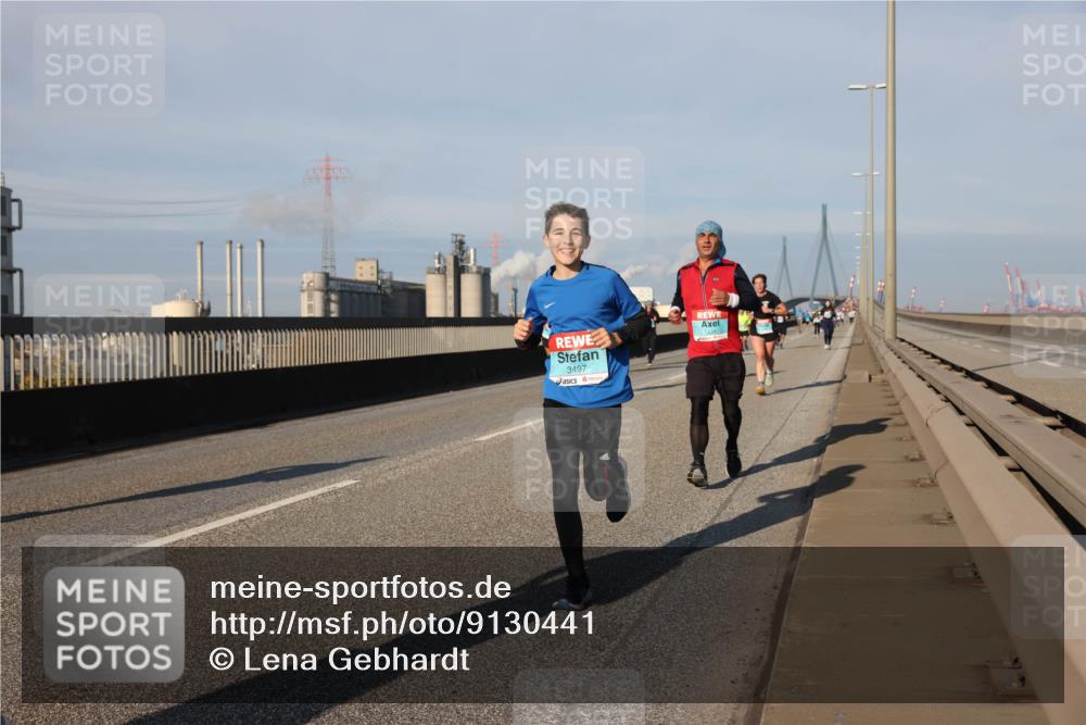 03.10.2025 - Köhlbrandbrückenlauf Lena Gebhardt http://msf.ph/oto/9130441 03.10.2025 09:49:30 Position 2 3497 meine-sportfotos.de