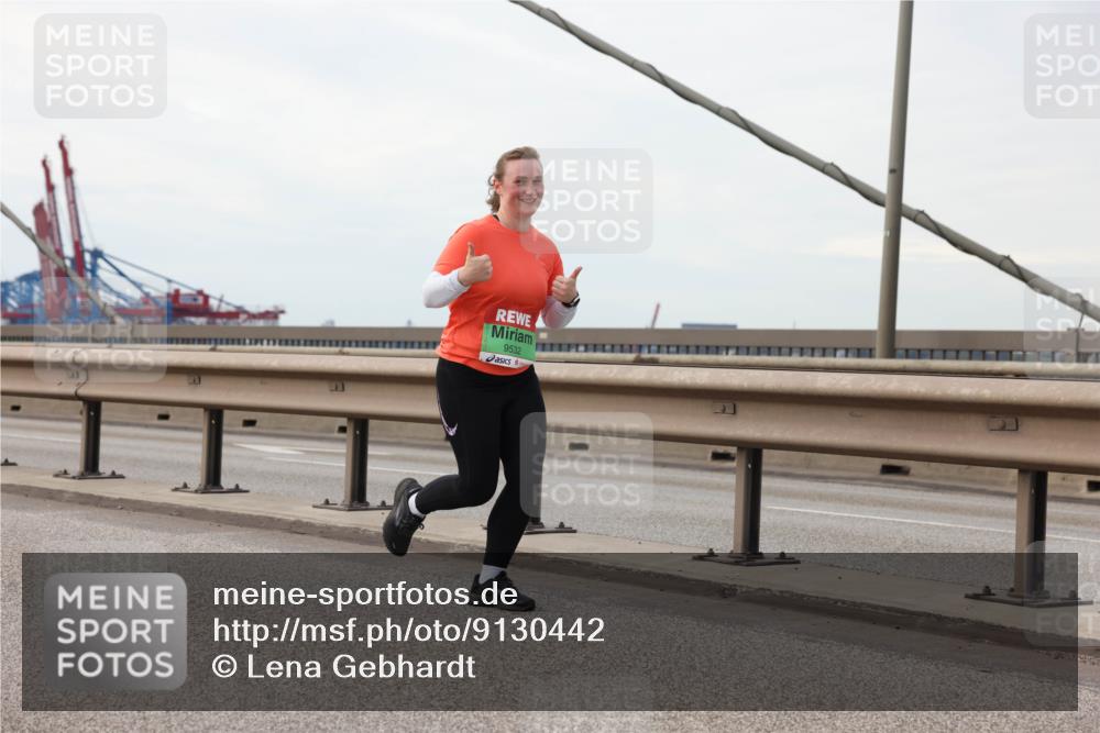 03.10.2025 - Köhlbrandbrückenlauf Lena Gebhardt http://msf.ph/oto/9130442 03.10.2025 16:06:00 Position 2 9532 meine-sportfotos.de
