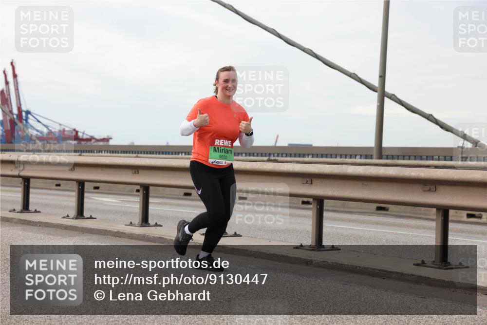 03.10.2025 - Köhlbrandbrückenlauf Lena Gebhardt http://msf.ph/oto/9130447 03.10.2025 16:06:00 Position 2 9532 meine-sportfotos.de