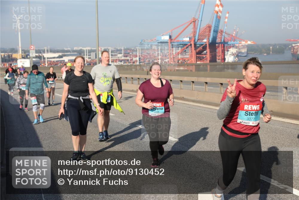 03.10.2025 - Köhlbrandbrückenlauf Yannick Fuchs http://msf.ph/oto/9130452 03.10.2025 09:02:55 Position 2 2438, 3377 meine-sportfotos.de