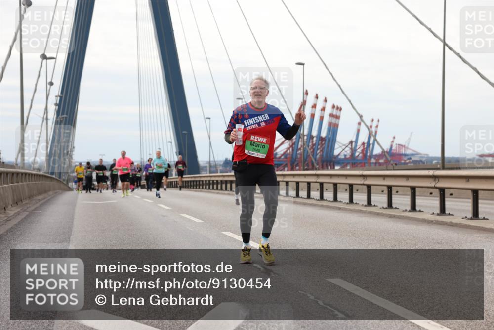 03.10.2025 - Köhlbrandbrückenlauf Lena Gebhardt http://msf.ph/oto/9130454 03.10.2025 16:06:02 Position 2 2025, 7640 meine-sportfotos.de