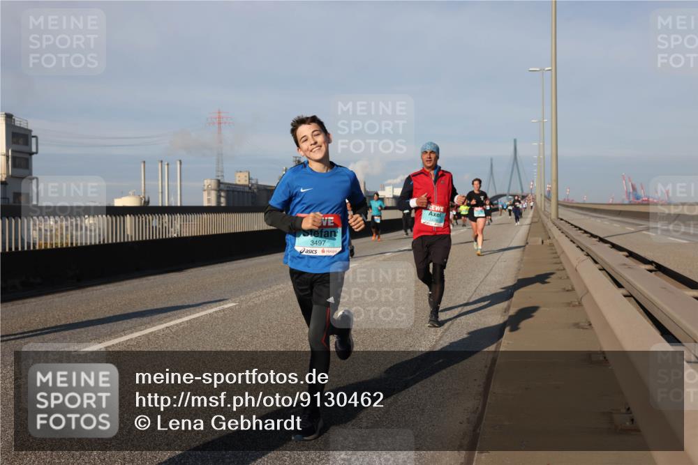 03.10.2025 - Köhlbrandbrückenlauf Lena Gebhardt http://msf.ph/oto/9130462 03.10.2025 09:49:31 Position 2 3497 meine-sportfotos.de