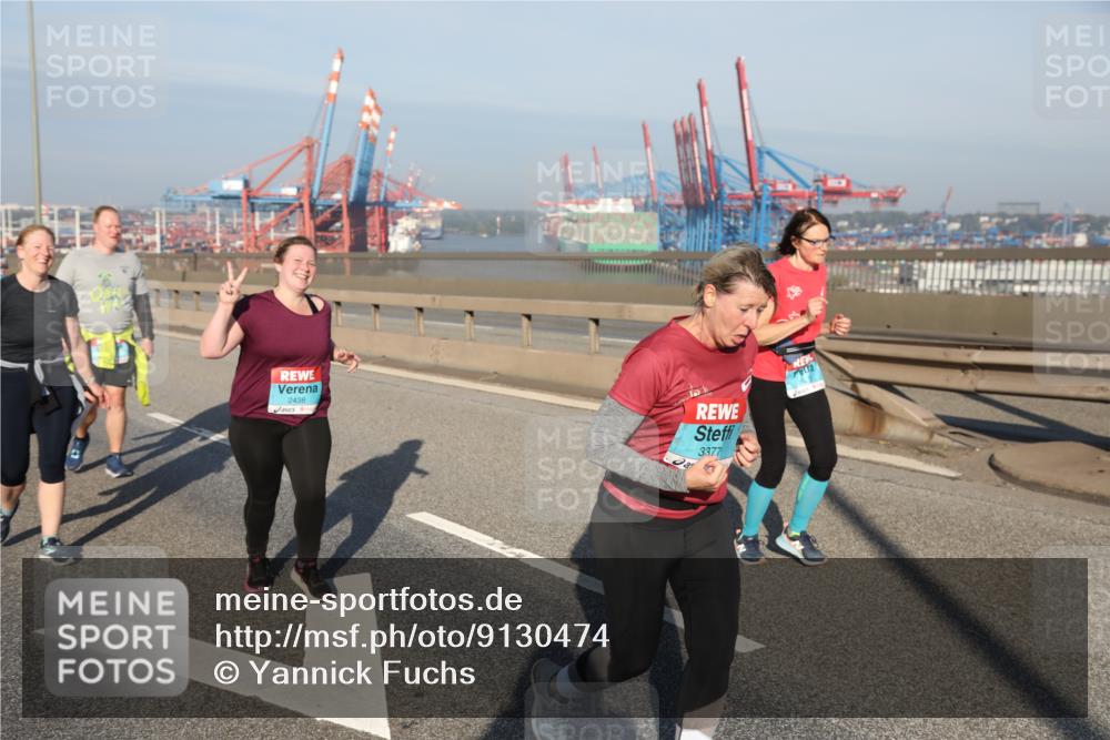 03.10.2025 - Köhlbrandbrückenlauf Yannick Fuchs http://msf.ph/oto/9130474 03.10.2025 09:02:56 Position 2 2438, 3377, 261 meine-sportfotos.de