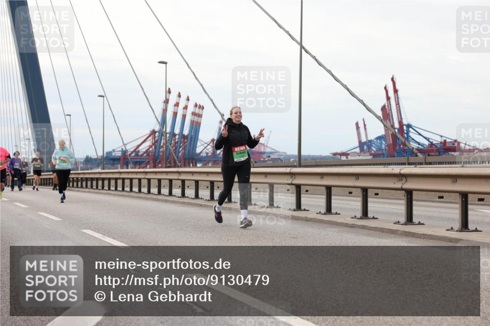 03.10.2025 - Köhlbrandbrückenlauf Lena Gebhardt http://msf.ph/oto/9130479 03.10.2025 16:06:06 Position 2  meine-sportfotos.de