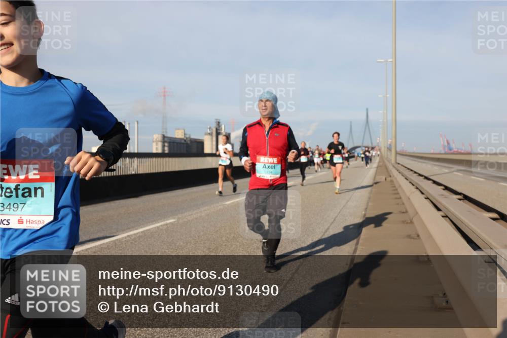 03.10.2025 - Köhlbrandbrückenlauf Lena Gebhardt http://msf.ph/oto/9130490 03.10.2025 09:49:32 Position 2 3497, 1134 meine-sportfotos.de