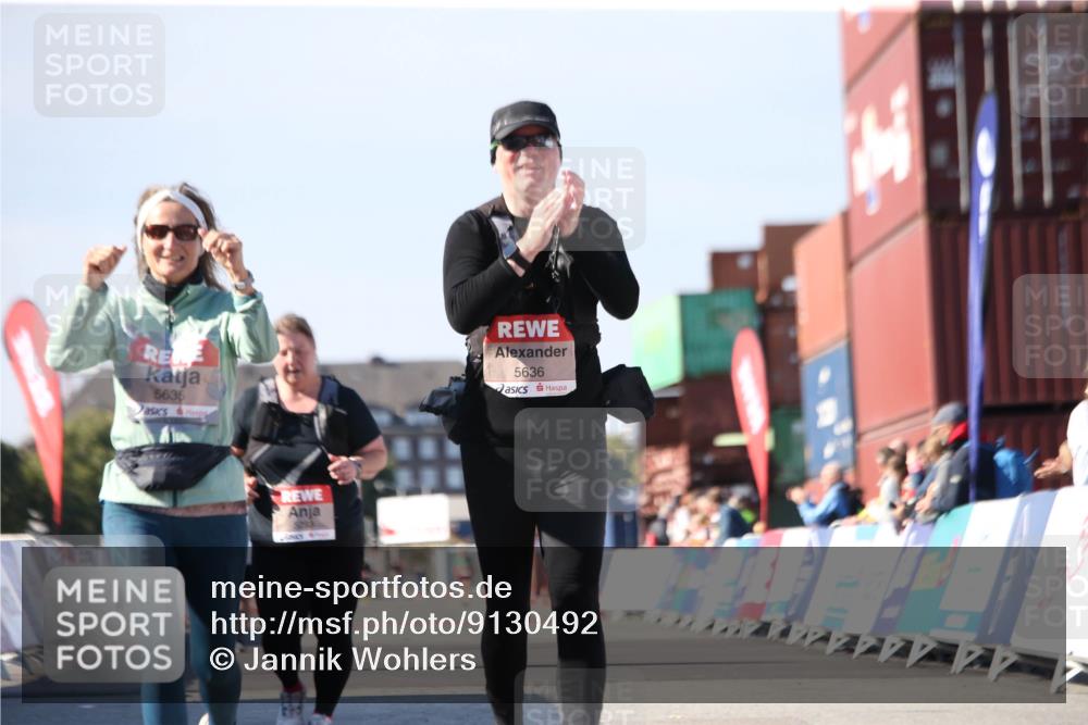 03.10.2025 - Köhlbrandbrückenlauf Jannik Wohlers http://msf.ph/oto/9130492 03.10.2025 13:47:13 Ziel 5136, 5293, 5635, 5636, 6073 meine-sportfotos.de