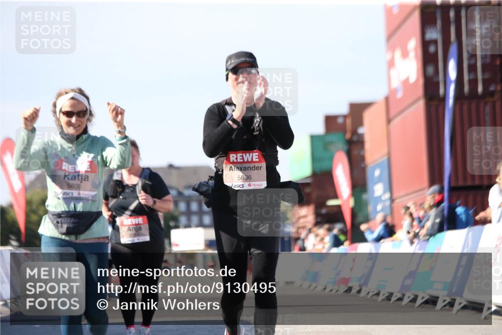 03.10.2025 - Köhlbrandbrückenlauf Jannik Wohlers http://msf.ph/oto/9130495 03.10.2025 13:47:13 Ziel 5136, 5293, 5635, 5636, 6073 meine-sportfotos.de