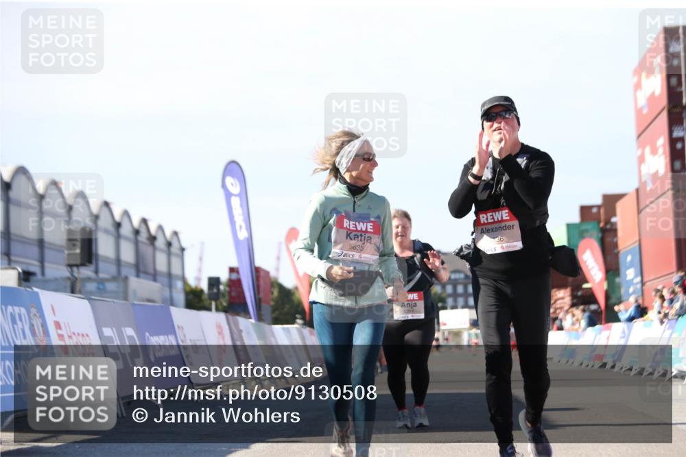 03.10.2025 - Köhlbrandbrückenlauf Jannik Wohlers http://msf.ph/oto/9130508 03.10.2025 13:47:14 Ziel 5136, 5293, 5635, 5636, 6073 meine-sportfotos.de