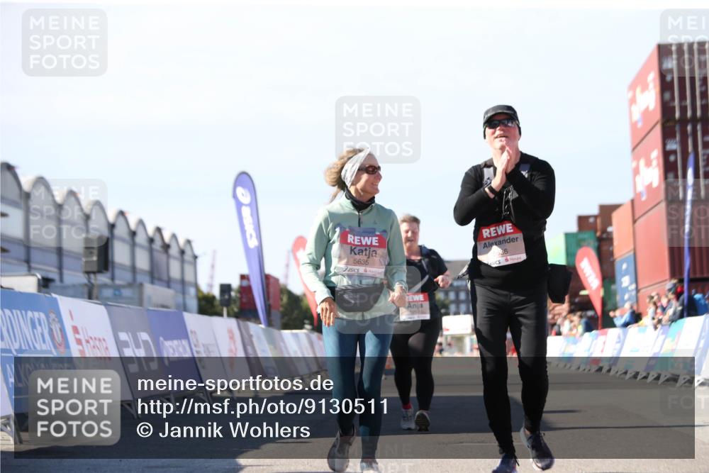 03.10.2025 - Köhlbrandbrückenlauf Jannik Wohlers http://msf.ph/oto/9130511 03.10.2025 13:47:14 Ziel 5136, 5293, 5635, 5636, 6073 meine-sportfotos.de