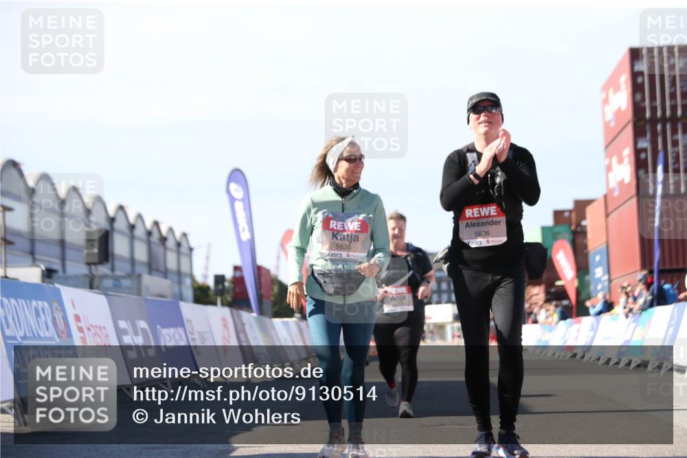 03.10.2025 - Köhlbrandbrückenlauf Jannik Wohlers http://msf.ph/oto/9130514 03.10.2025 13:47:14 Ziel 5136, 5293, 5635, 5636, 6073 meine-sportfotos.de
