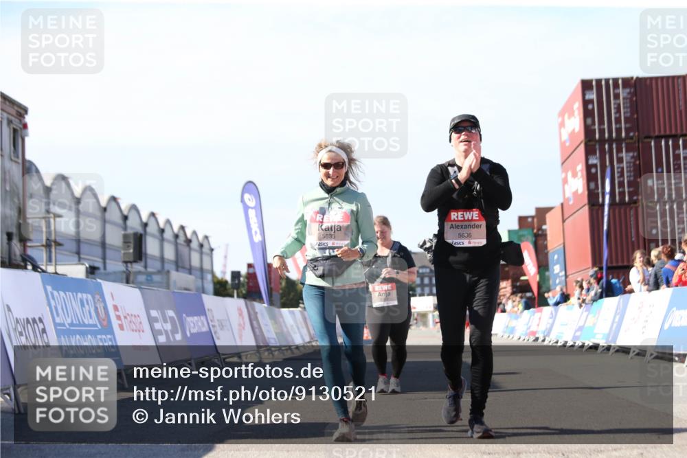 03.10.2025 - Köhlbrandbrückenlauf Jannik Wohlers http://msf.ph/oto/9130521 03.10.2025 13:47:14 Ziel 5136, 5293, 5635, 5636, 6073 meine-sportfotos.de