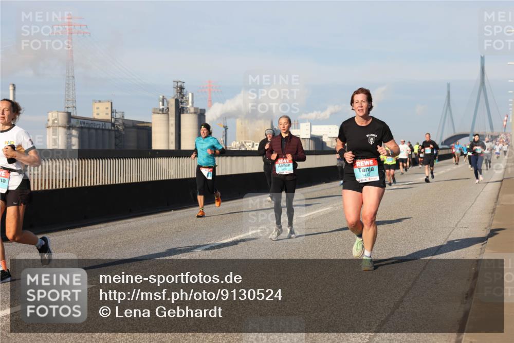 03.10.2025 - Köhlbrandbrückenlauf Lena Gebhardt http://msf.ph/oto/9130524 03.10.2025 09:49:33 Position 2 1412 meine-sportfotos.de