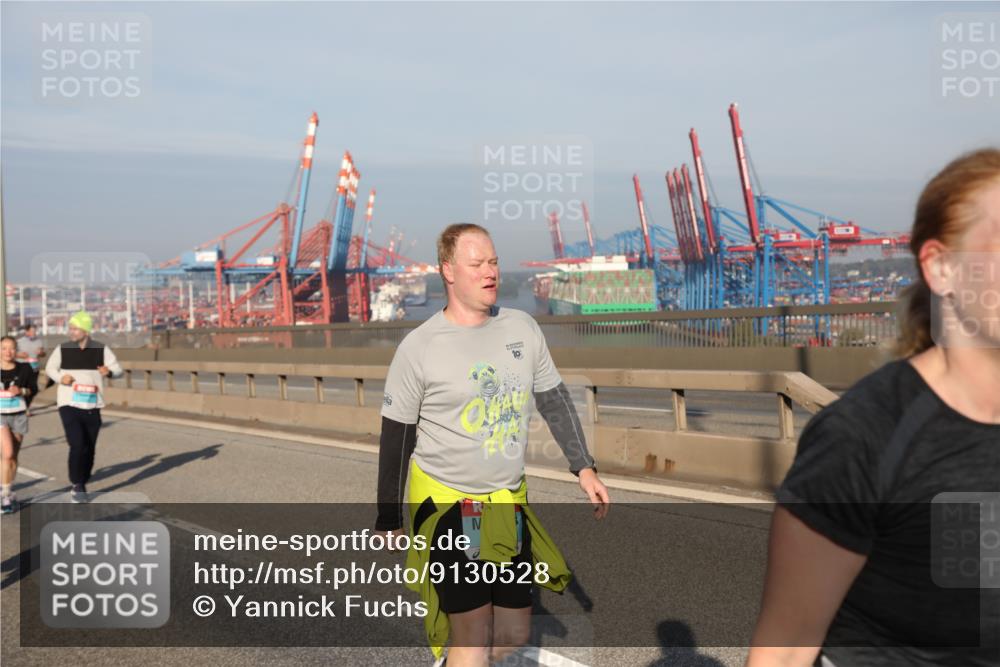 03.10.2025 - Köhlbrandbrückenlauf Yannick Fuchs http://msf.ph/oto/9130528 03.10.2025 09:02:59 Position 2 10 meine-sportfotos.de