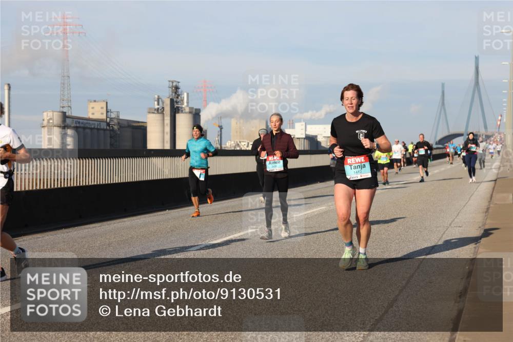 03.10.2025 - Köhlbrandbrückenlauf Lena Gebhardt http://msf.ph/oto/9130531 03.10.2025 09:49:33 Position 2 1412 meine-sportfotos.de