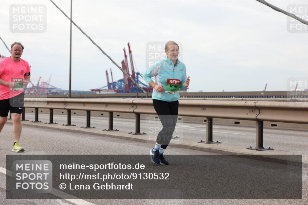 03.10.2025 - Köhlbrandbrückenlauf Lena Gebhardt http://msf.ph/oto/9130532 03.10.2025 16:06:14 Position 2 470, 8500 meine-sportfotos.de