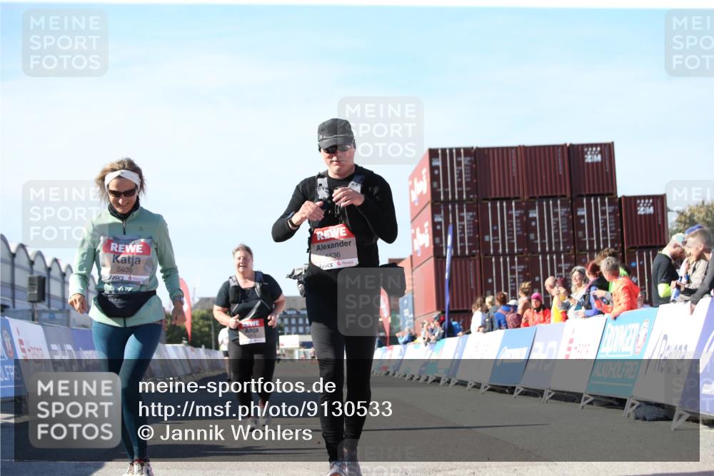 03.10.2025 - Köhlbrandbrückenlauf Jannik Wohlers http://msf.ph/oto/9130533 03.10.2025 13:47:15 Ziel 5136, 5293, 5635, 5636, 6073 meine-sportfotos.de