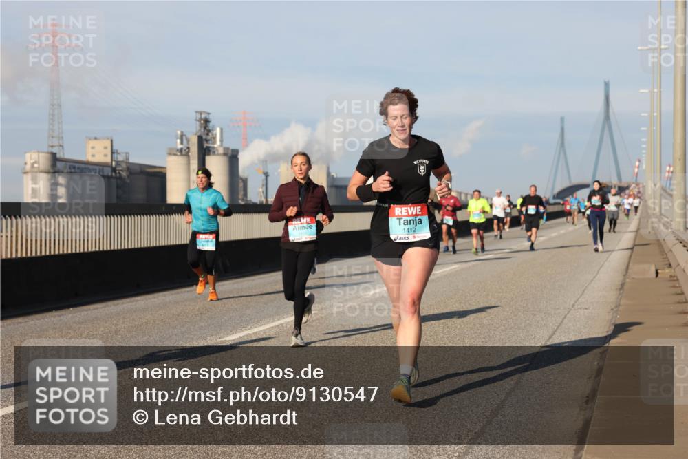 03.10.2025 - Köhlbrandbrückenlauf Lena Gebhardt http://msf.ph/oto/9130547 03.10.2025 09:49:34 Position 2 3409, 1412 meine-sportfotos.de