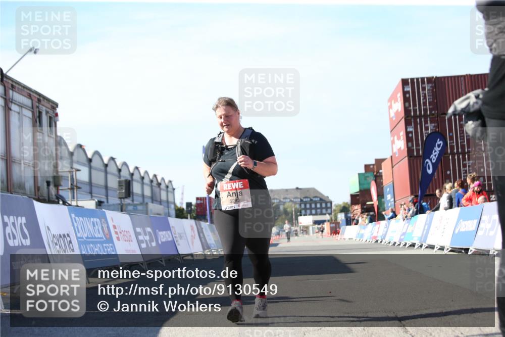 03.10.2025 - Köhlbrandbrückenlauf Jannik Wohlers http://msf.ph/oto/9130549 03.10.2025 13:47:17 Ziel 5136, 5293, 5635, 5636, 6073 meine-sportfotos.de