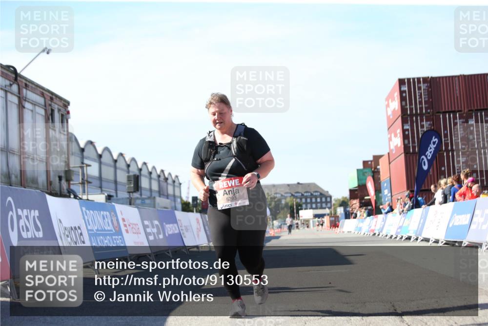 03.10.2025 - Köhlbrandbrückenlauf Jannik Wohlers http://msf.ph/oto/9130553 03.10.2025 13:47:18 Ziel 5136, 5293, 5635, 5636, 6073 meine-sportfotos.de