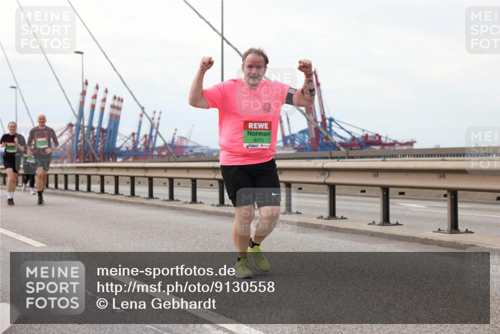 03.10.2025 - Köhlbrandbrückenlauf Lena Gebhardt http://msf.ph/oto/9130558 03.10.2025 16:06:15 Position 2 8470 meine-sportfotos.de